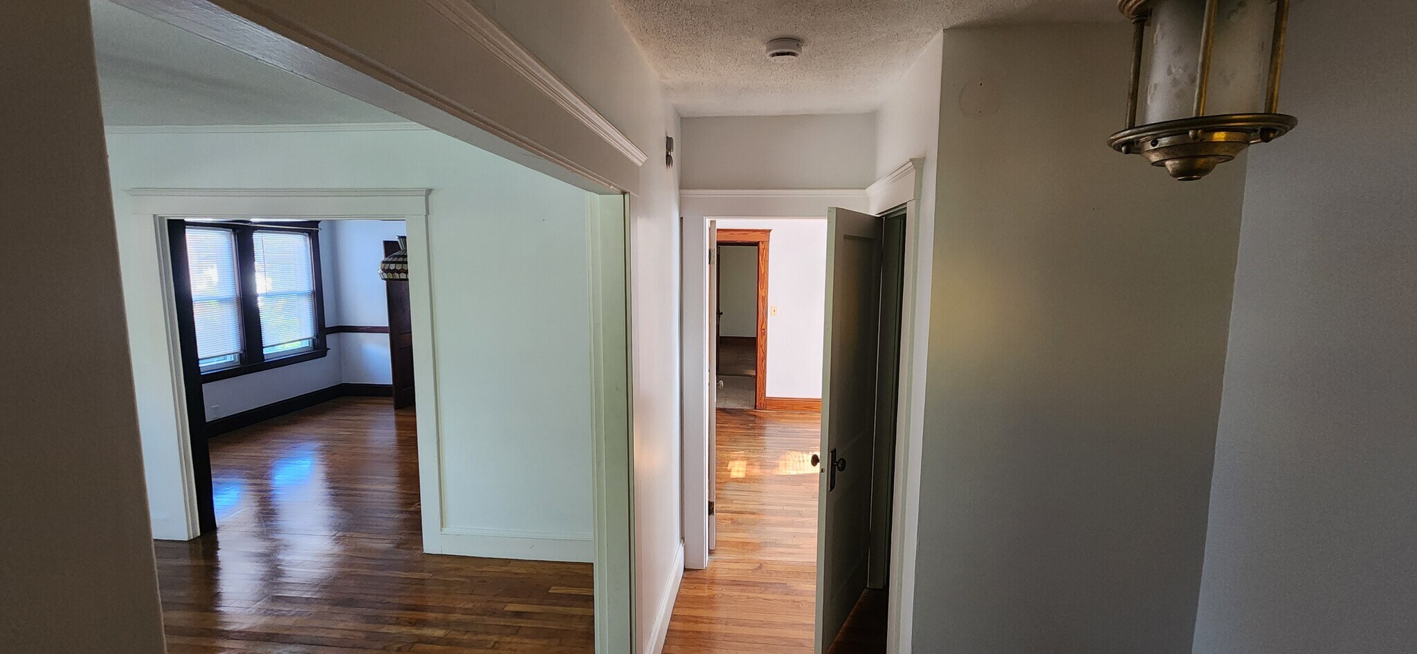 Building Photo - 14 Hurlcroft Ave