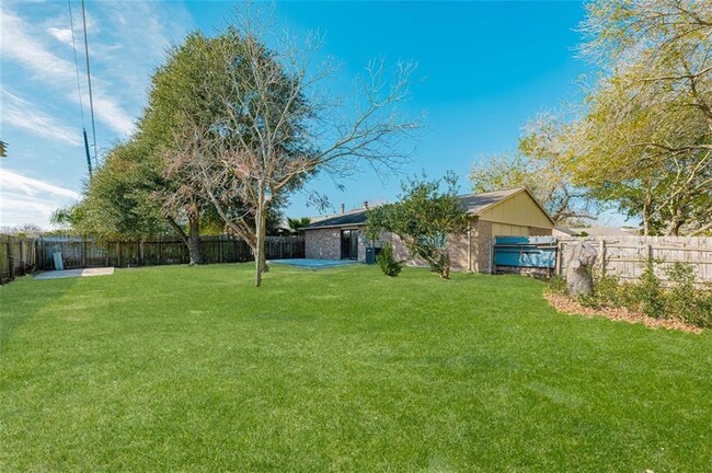 Building Photo - 330 Tara Plantation Dr