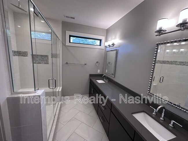 Building Photo - 929 13th Ave S