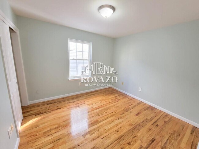 Building Photo - 921 Hunterdon St