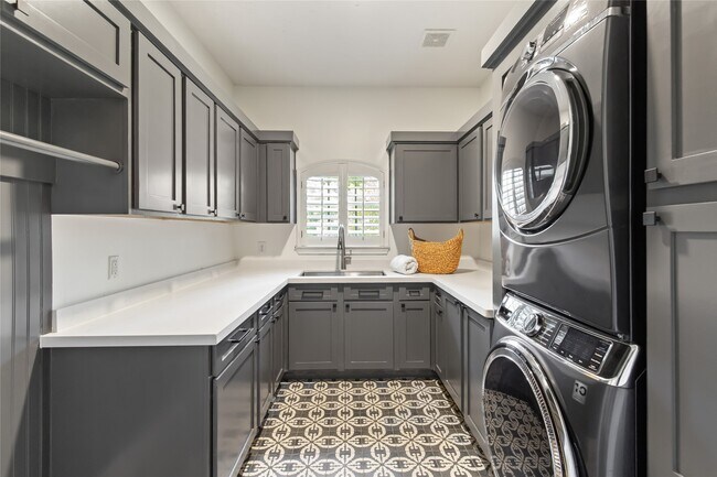 Building Photo - 37363 Masters Cir