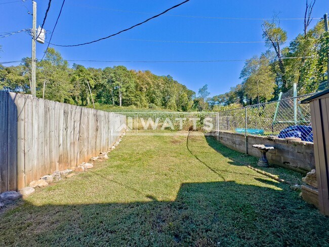 Building Photo - 2 Bedroom Townhome in Grayson Valley