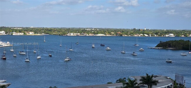 Building Photo - 7900 Harbor Island Dr