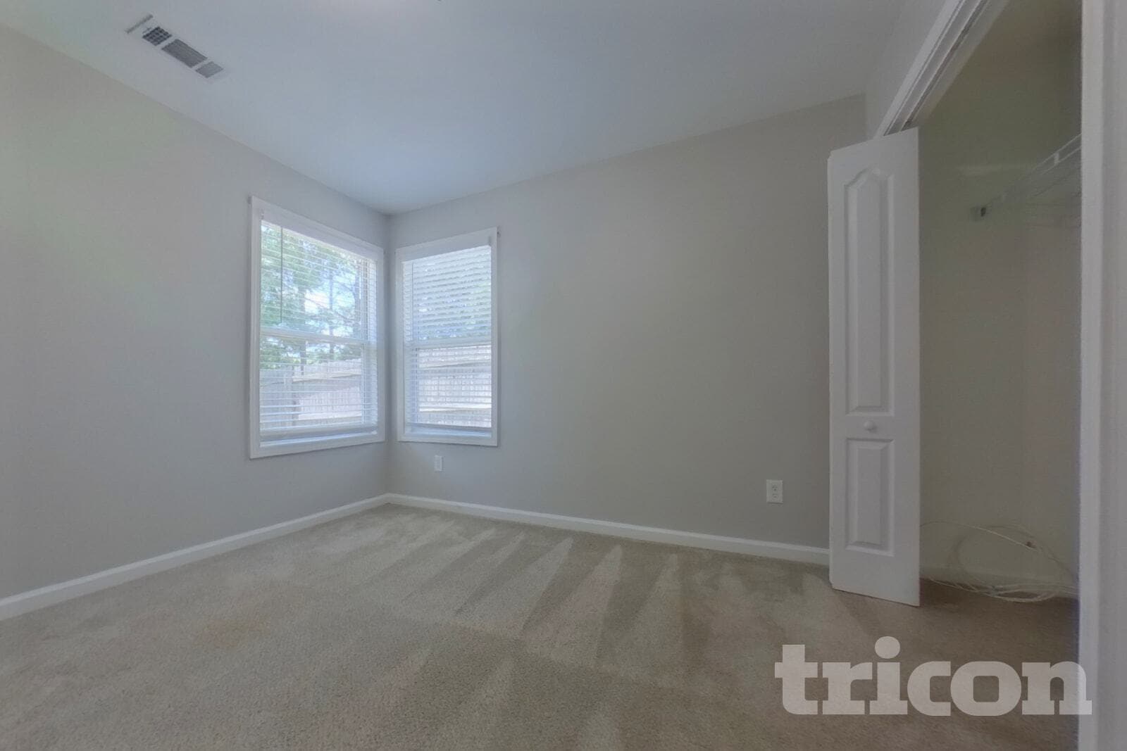 Building Photo - 104 Logan Creek Ct