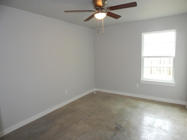 Building Photo - 1415 Shoshoni Trail