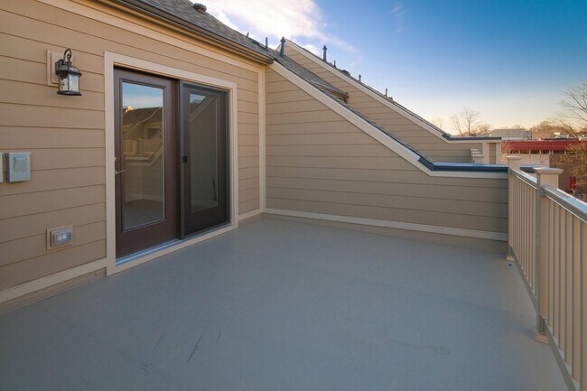 Building Photo - 4506 Woodberry St