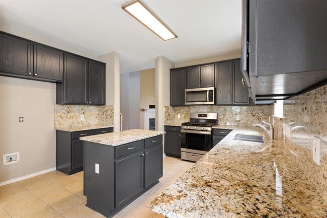 Building Photo - 1506 Wild Basin Ln