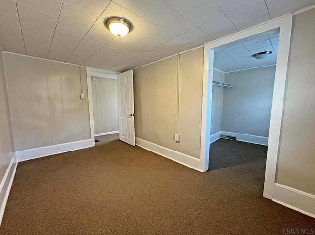 Building Photo - 610 Graham Ave