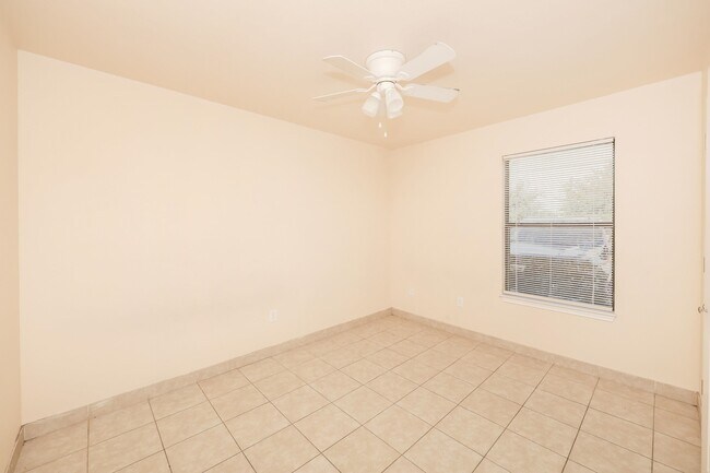 Building Photo - 2119 S Ejido Ave