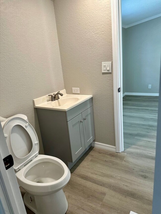 Building Photo - 4221 Laurel Crest Dr