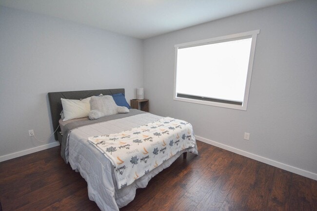 Building Photo - Gorgeous 4br home on nice lot with no backyard neighbors!