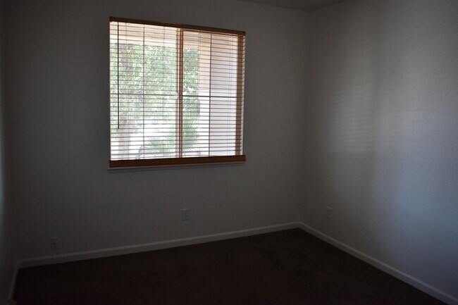 Building Photo - 1283 Orion Ct