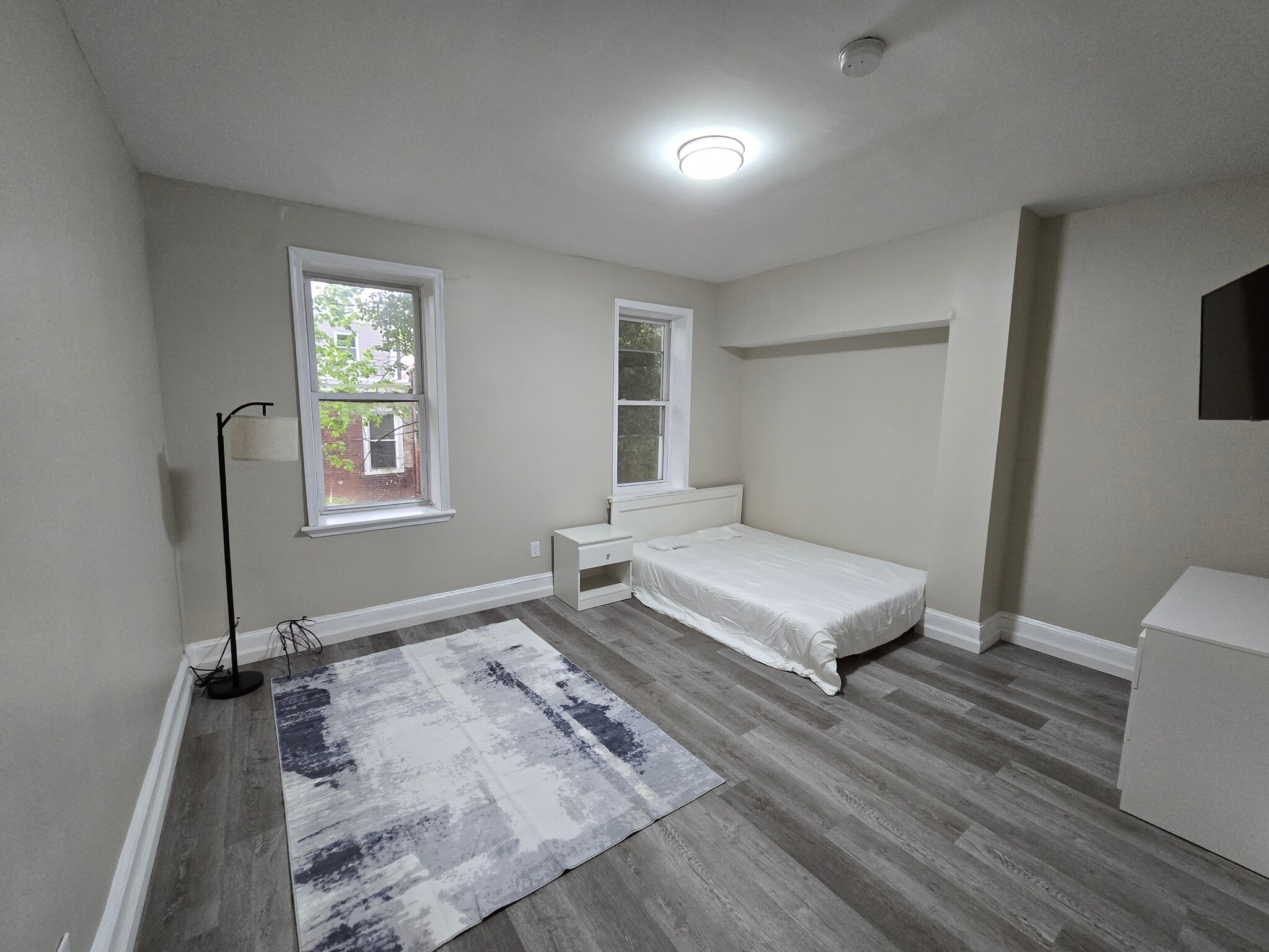 Building Photo - 4915 N 13th St