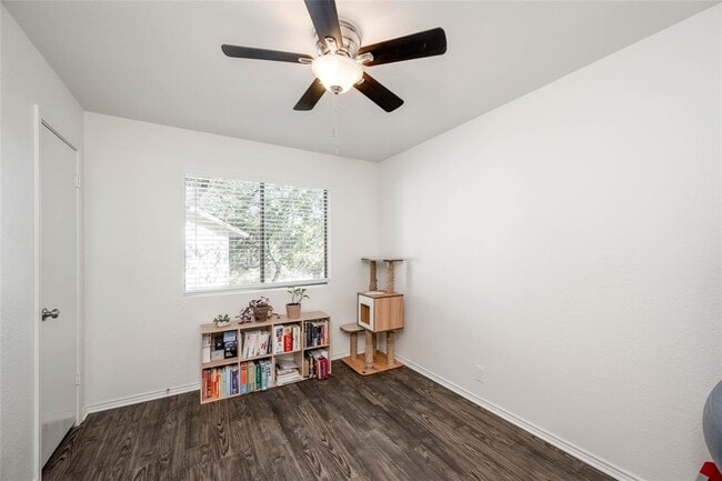 Building Photo - 3503 Larchmont Cove