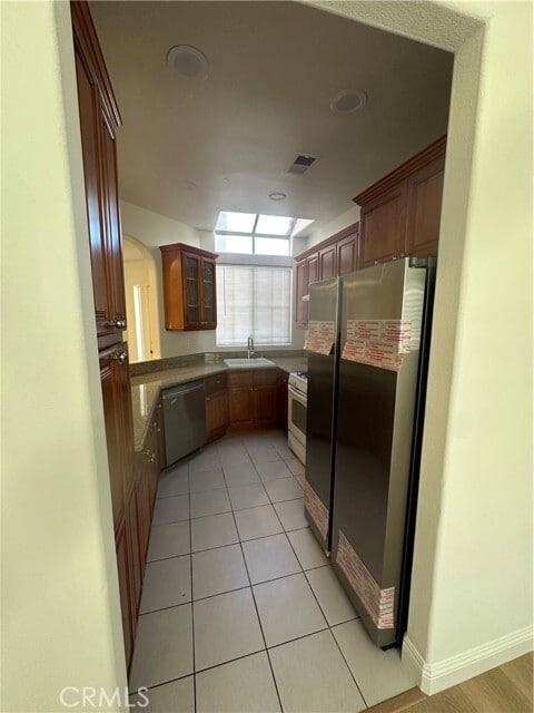 Building Photo - 2124 Camellia Ln