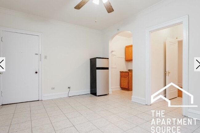 Building Photo - 2536 N Sawyer Ave