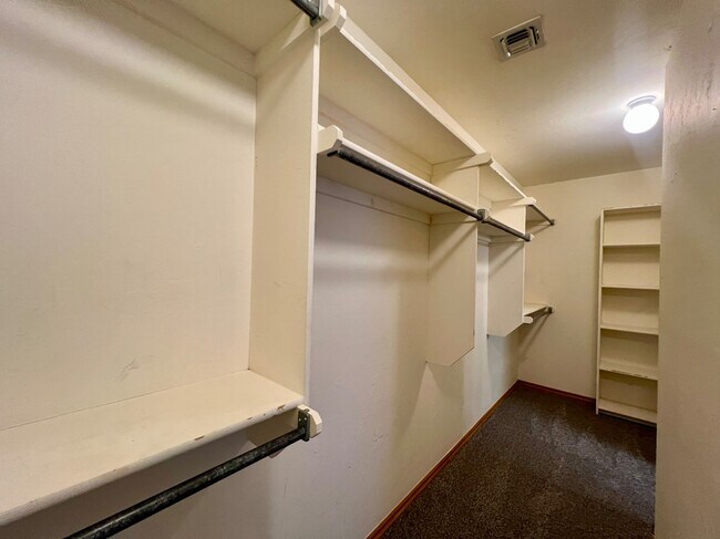 Building Photo - 2909 SE 96th St