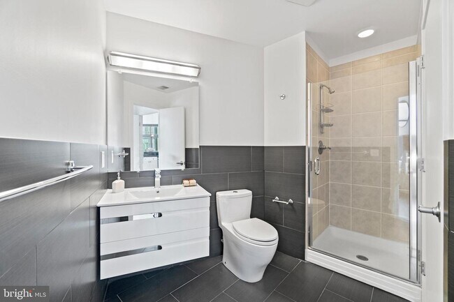 Building Photo - 2120 Vermont Ave NW