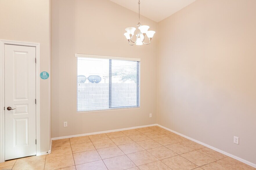 Building Photo - 22333 E Via Del Rancho Rd