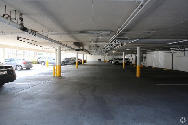 Building Photo - Rose Pointe Orizaba