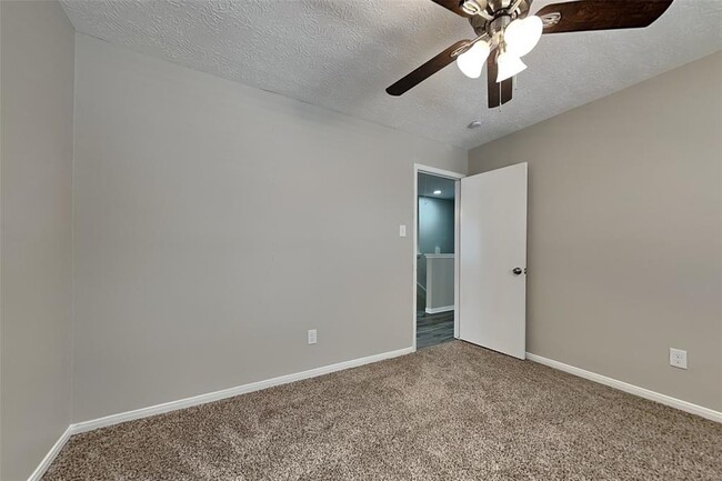 Building Photo - 8303 Holmwood Dr