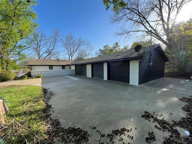 Building Photo - 1501 W Chestnut St