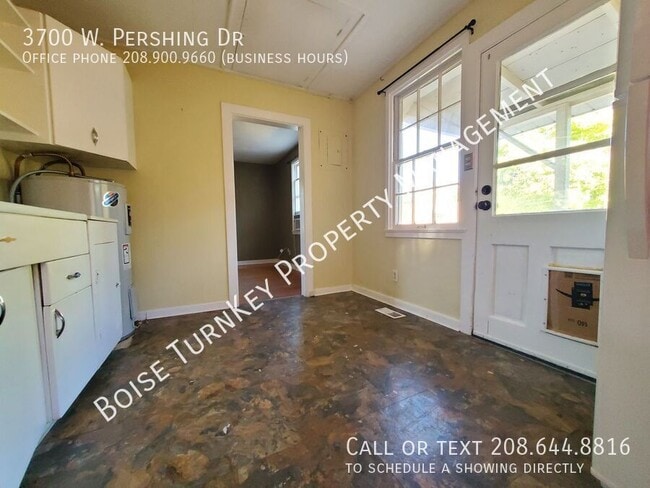 Building Photo - 3700 Pershing Dr