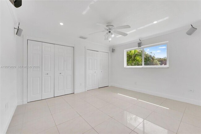 Building Photo - 3250 SW 72nd Ct