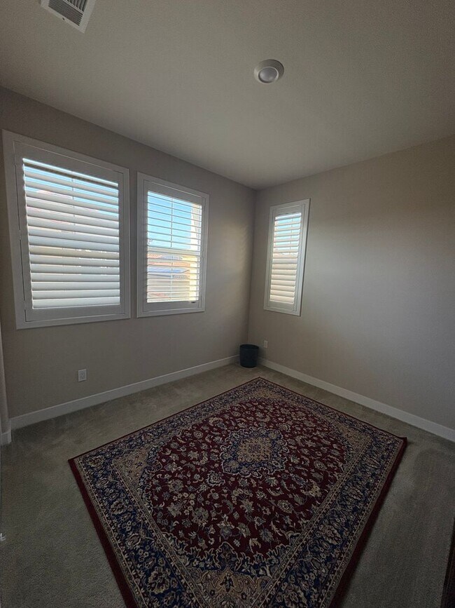 Building Photo - Elegant Fully Furnished 3BR/2.5BA Condo in Carlsbad