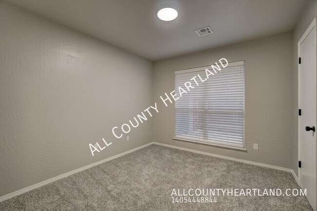 Building Photo - 908 Black Jack Ln