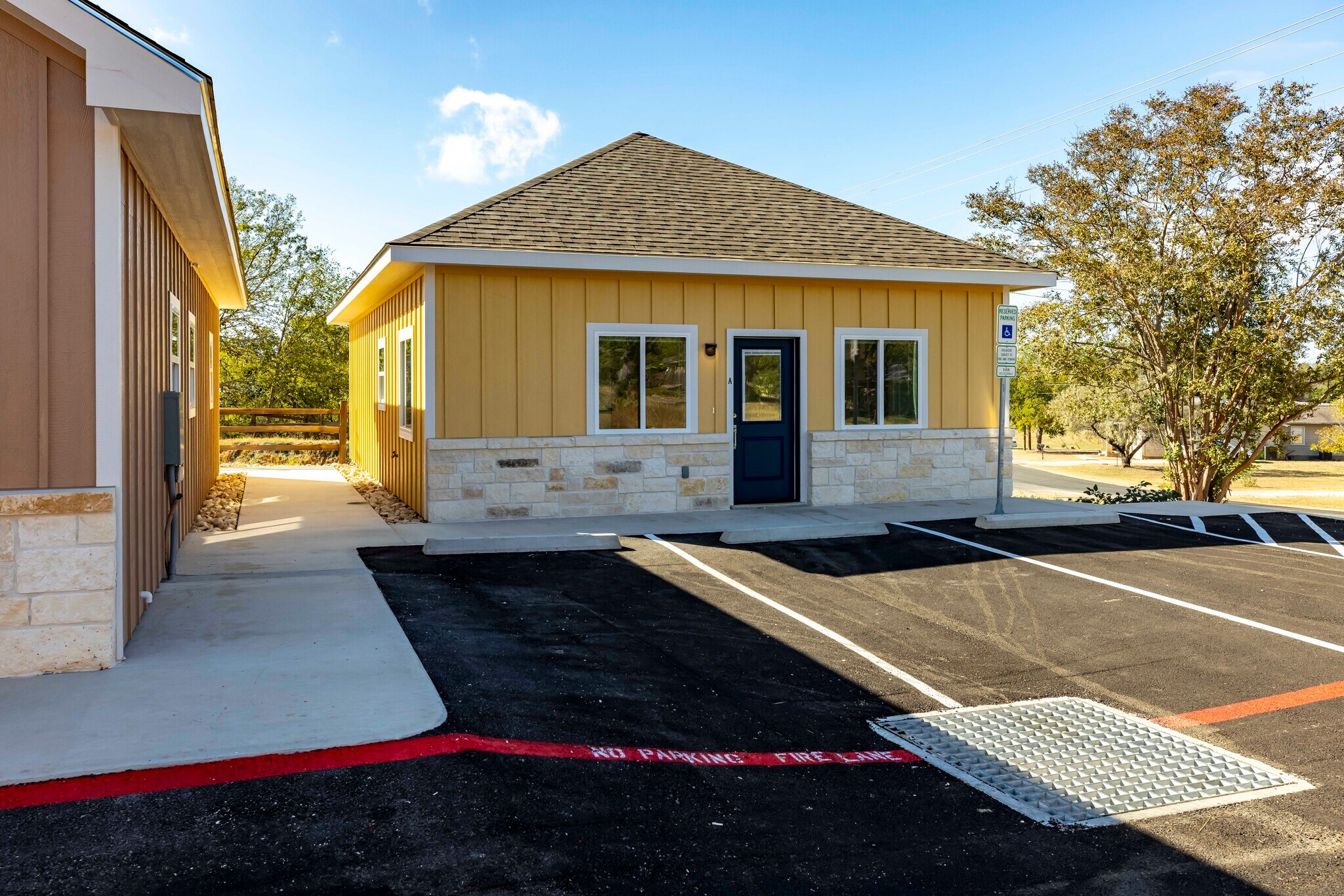 Building Photo - 705 Fifth St