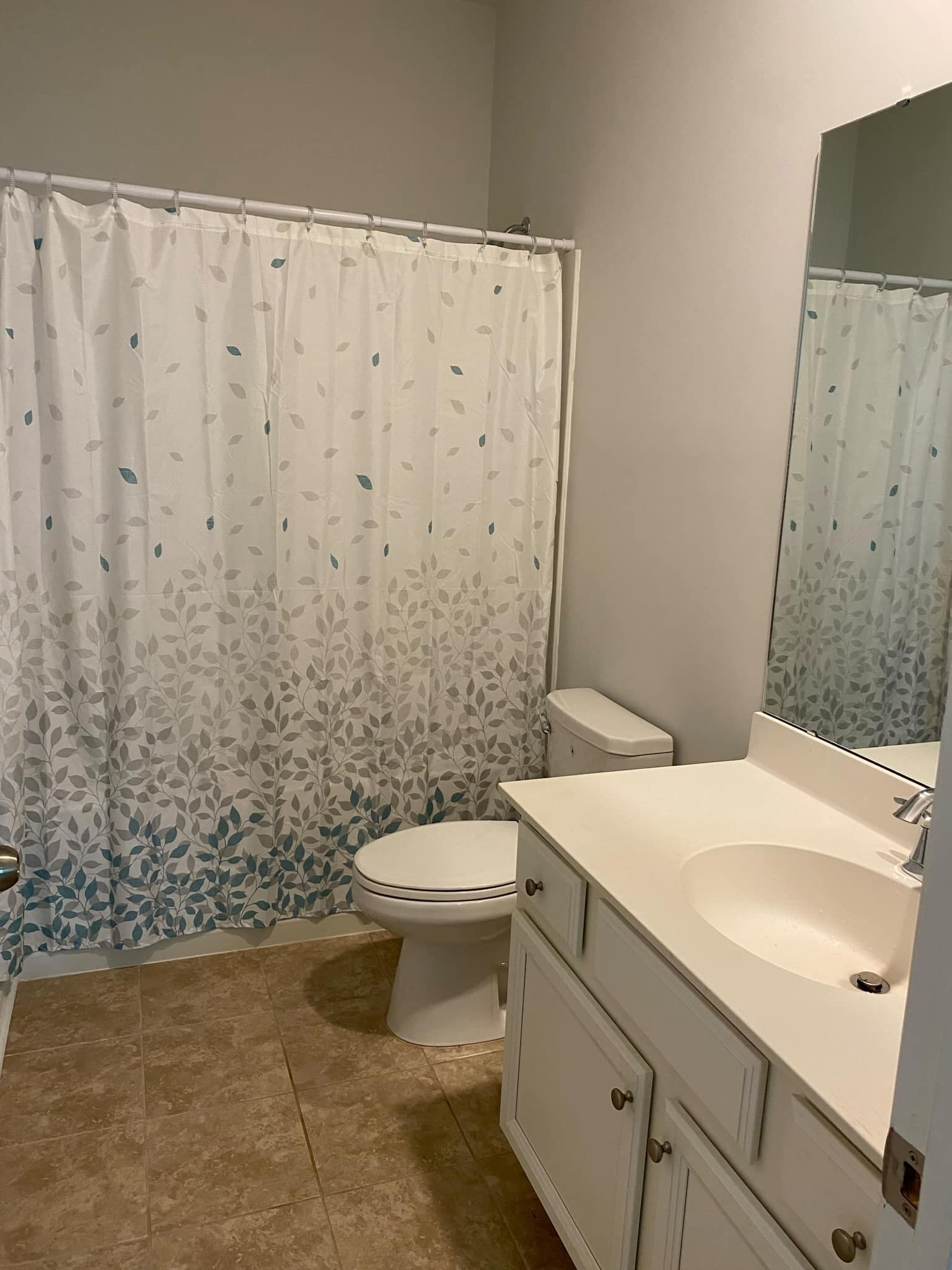 Downstairs Full Bath - 9824 English Elm St