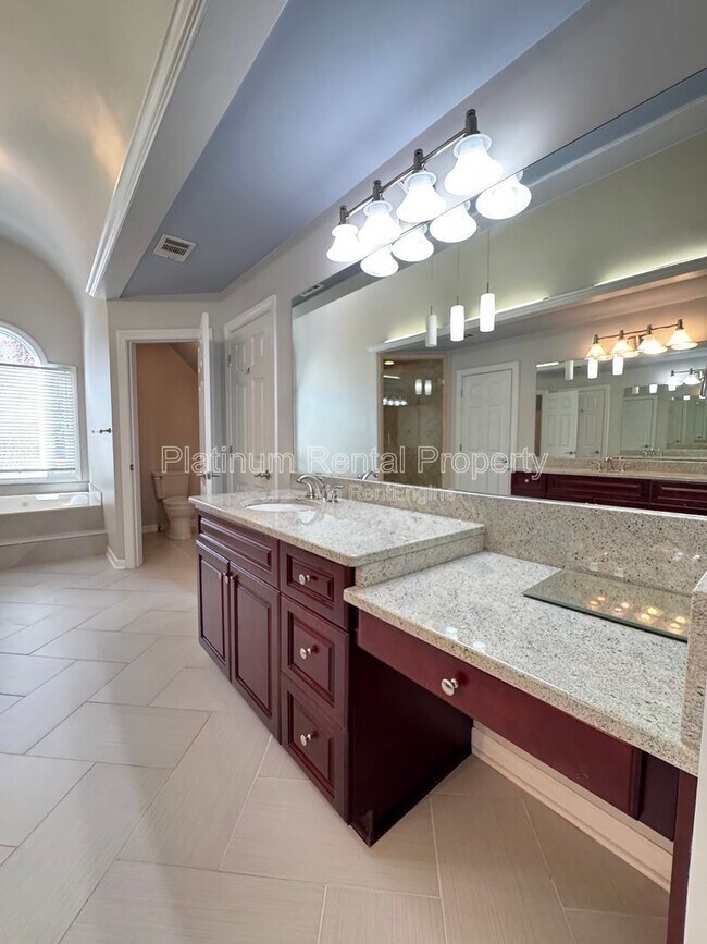 Building Photo - 425 Water Shadow Ln