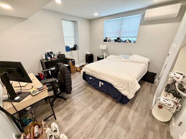 Building Photo - 210 K St