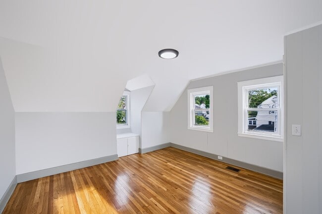 Building Photo - 22 Ruggles St