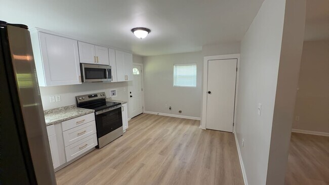 Building Photo - 39 Edgeview Heights Rd