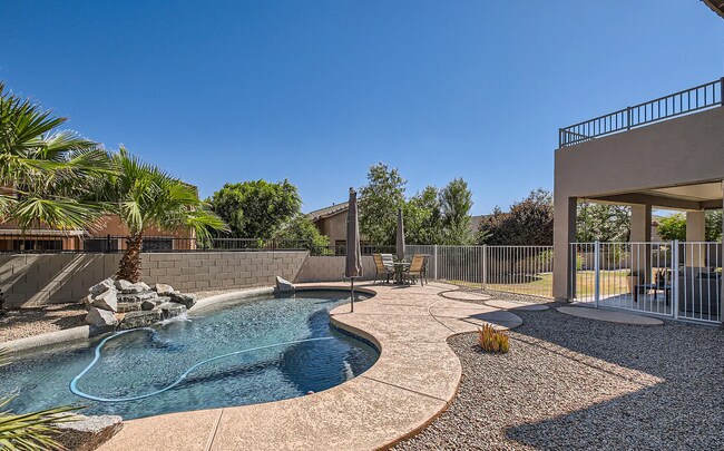 Building Photo - 8370 W Spur Dr