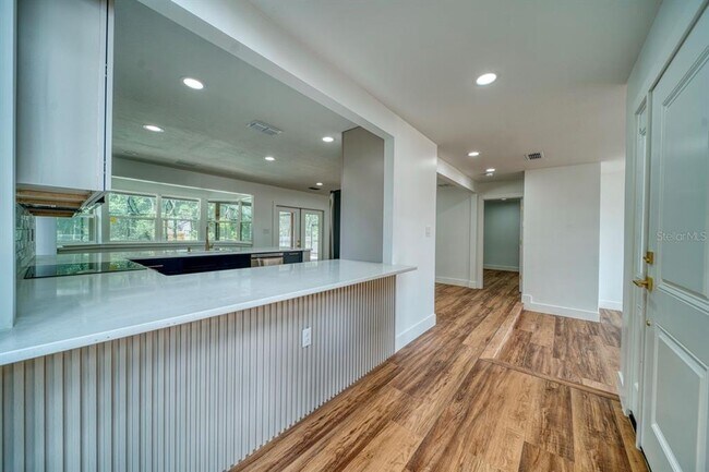 Building Photo - 1542 Sugarwood Cir