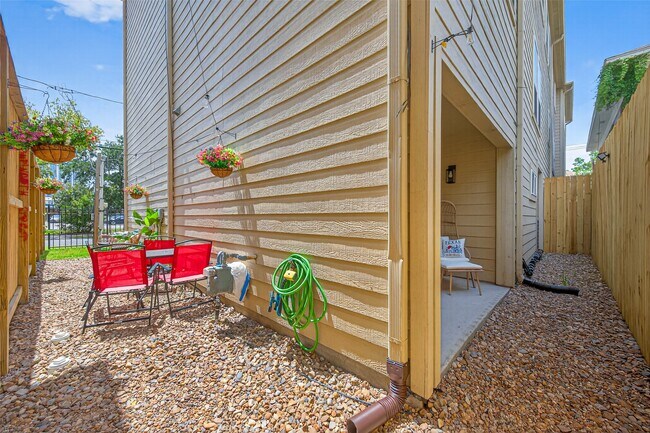 Building Photo - 1505 Wentworth St