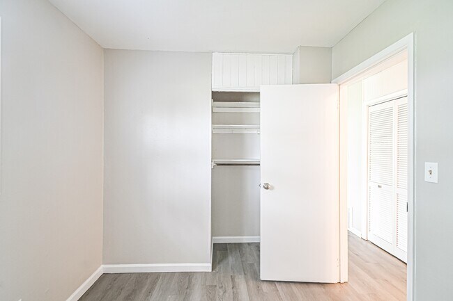 Building Photo - 2530 Bellfield St