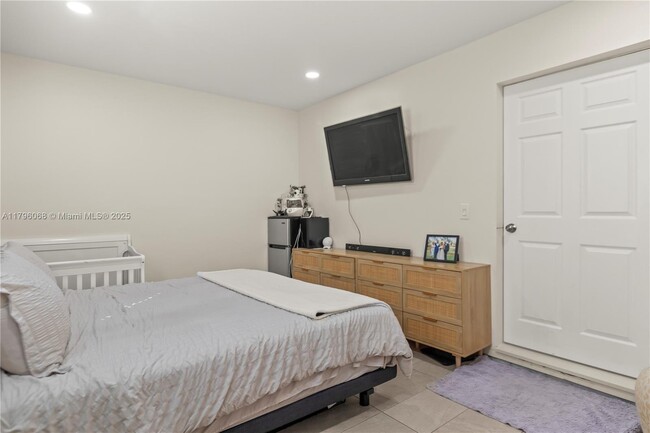 Building Photo - 4200 SW 38th St
