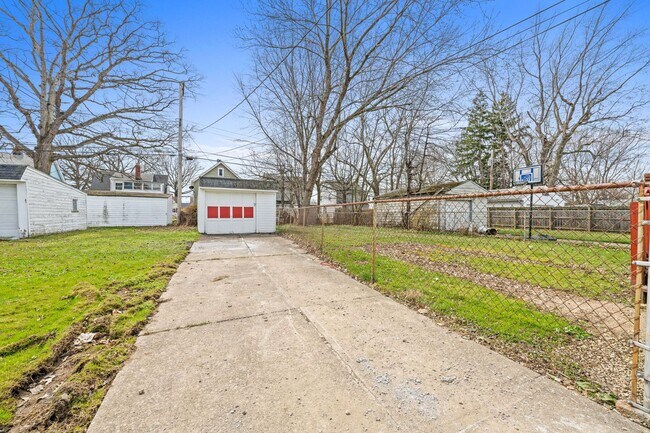 Building Photo - 26950 Mallard Ave