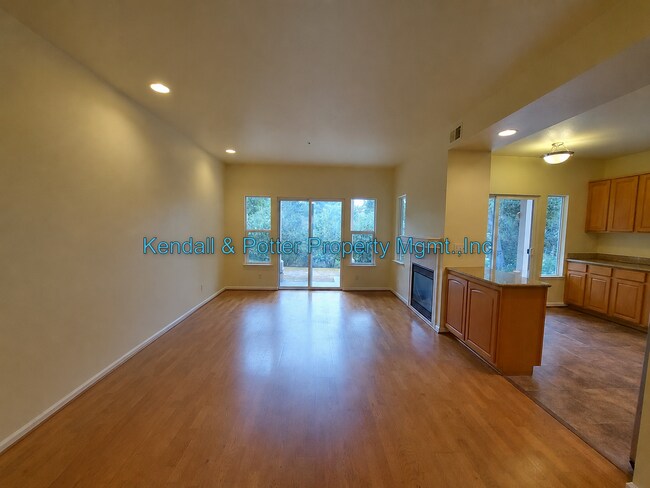 Building Photo - Spacious Ground-Floor 3BD/2BA Condo in Prime Scotts Valley Location