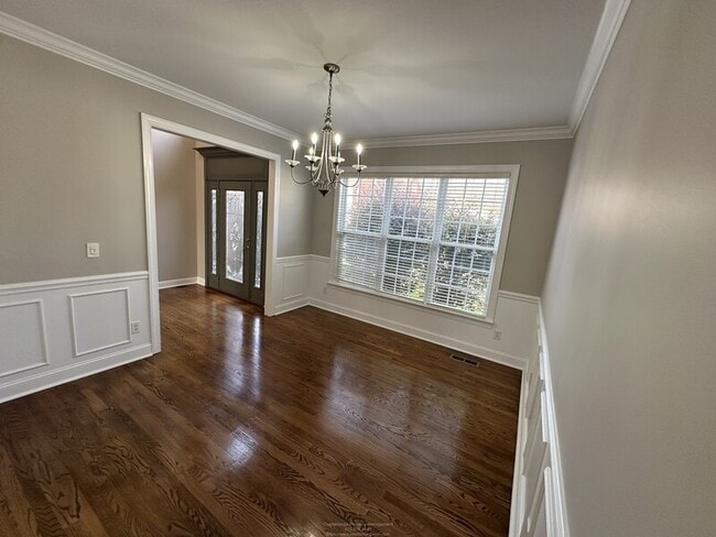 Building Photo - 5511 Ginkgo Rd