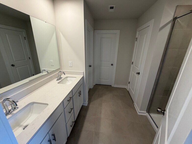 Building Photo - Room in Single Family Home on Switchgrass Ct