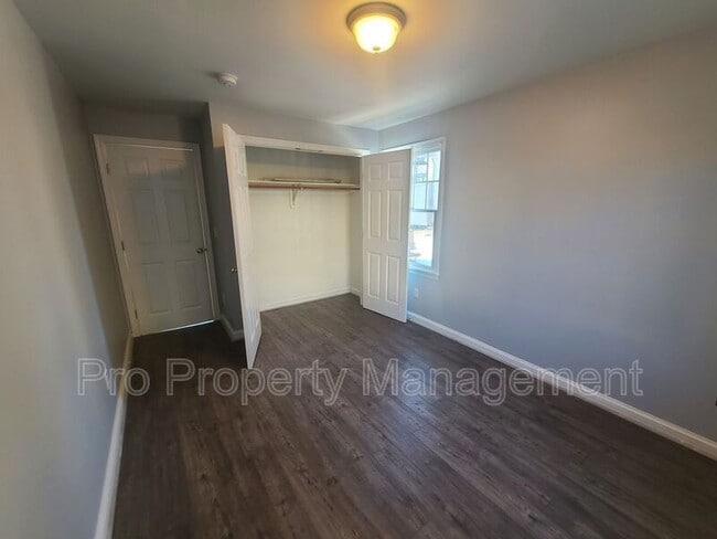 Building Photo - 129 Railroad St