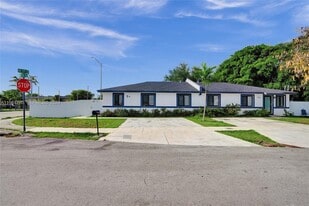 Building Photo - 1712 NW 76th Ter