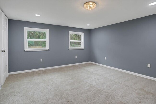 Building Photo - 2681 Tilson Rd
