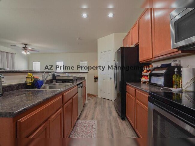 Building Photo - 8115 W Lynwood St