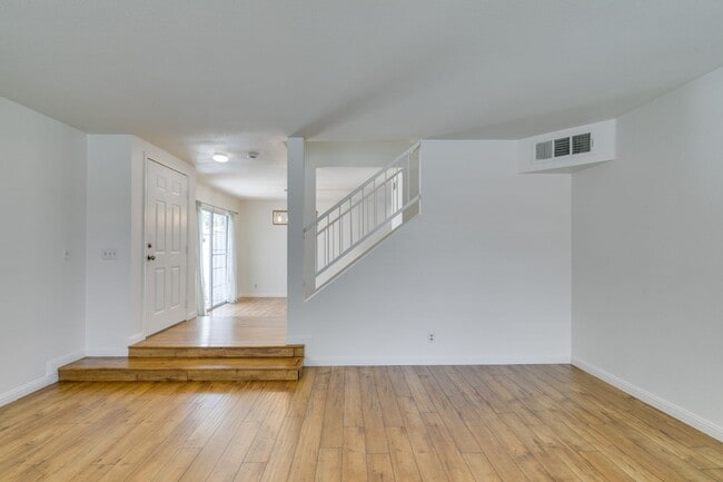 Building Photo - 2838 Dawn Crossing Dr
